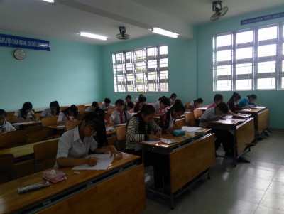 Hội thi vẽ tranh "Em yêu biển đảo quê hương", hướng về biên cương Tổ quốc.