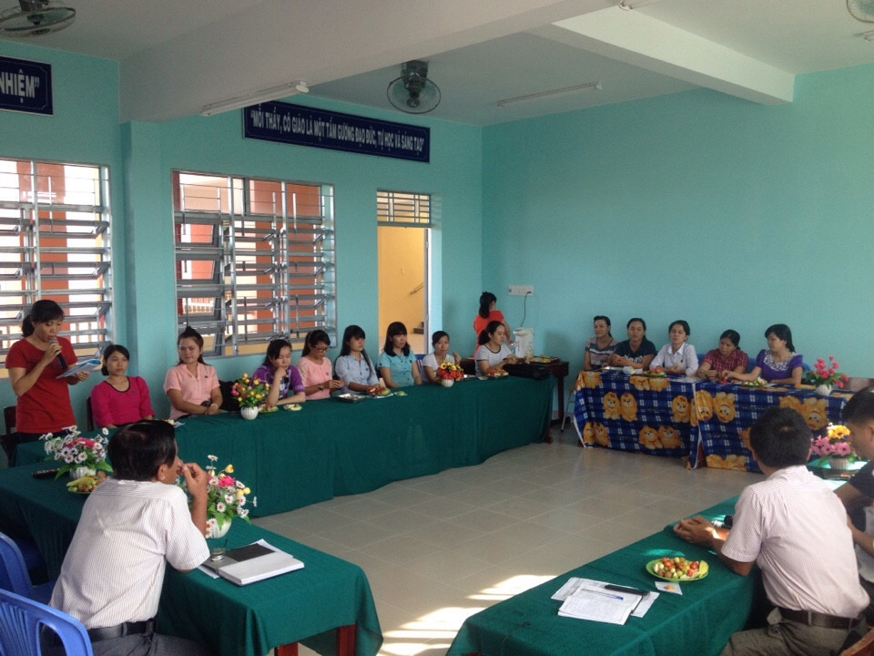Sinh hoạt câu lạc bộ 20/11.