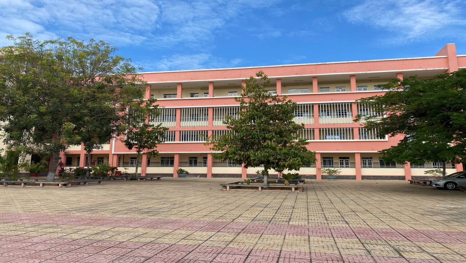 Trường THCS Định Hiệp